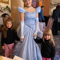 Las 13 mejores fotos del álbum de Wanda Nara y sus hijas en Disneylad París