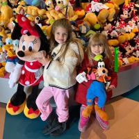 Las 13 mejores fotos del álbum de Wanda Nara y sus hijas en Disneylad París