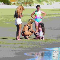 Lejos de Cubero, así fue el cumpleaños de Nicole: bici y playa con sus hijas en Punta