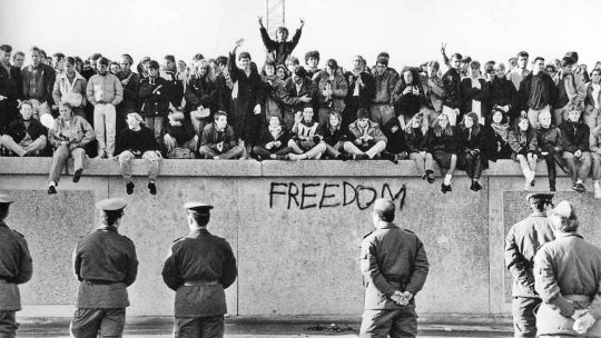 Libertad. La caída del Muro significó el fin de la Guerra Fría y determinó el curso de la historia en los años que vendrían.