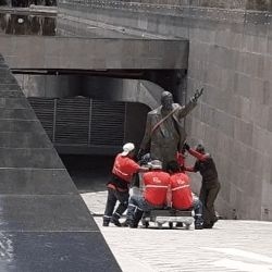 Estatua de Néstor Kirchner en Unasur. | Foto:Cedoc.