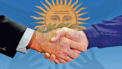 Pacto social para todos. Matías Kulfas, el economista más cercano a Alberto Fernández, acaba de publicar una reedición de su ya clásico Los tres kirchnerismos; allí plantea las prioridades del próximo gobierno, entre las que destaca la necesidad de un acuerdo general entre los actores económicos para superar la crisis.