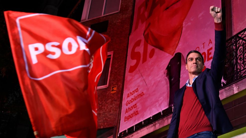 El PSOE de Pedro Sanchéz logró la victoria pero con tres diputados menos que la anterior elección.