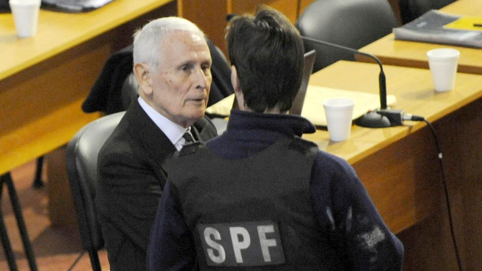 El represor Miguel Etchecolatz.