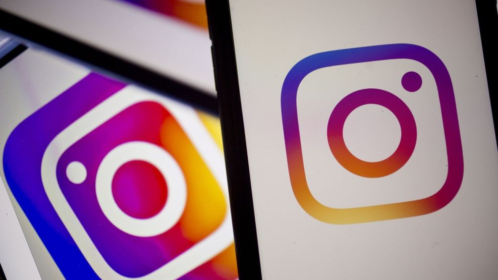 Facebook Adds More Corporate Branding to Instagram, WhatsApp