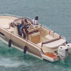 Los test drive de Invictus Yachts, con su nueva GTS280 en versión fuera de borda, se realizaron todos los días de la muestra.