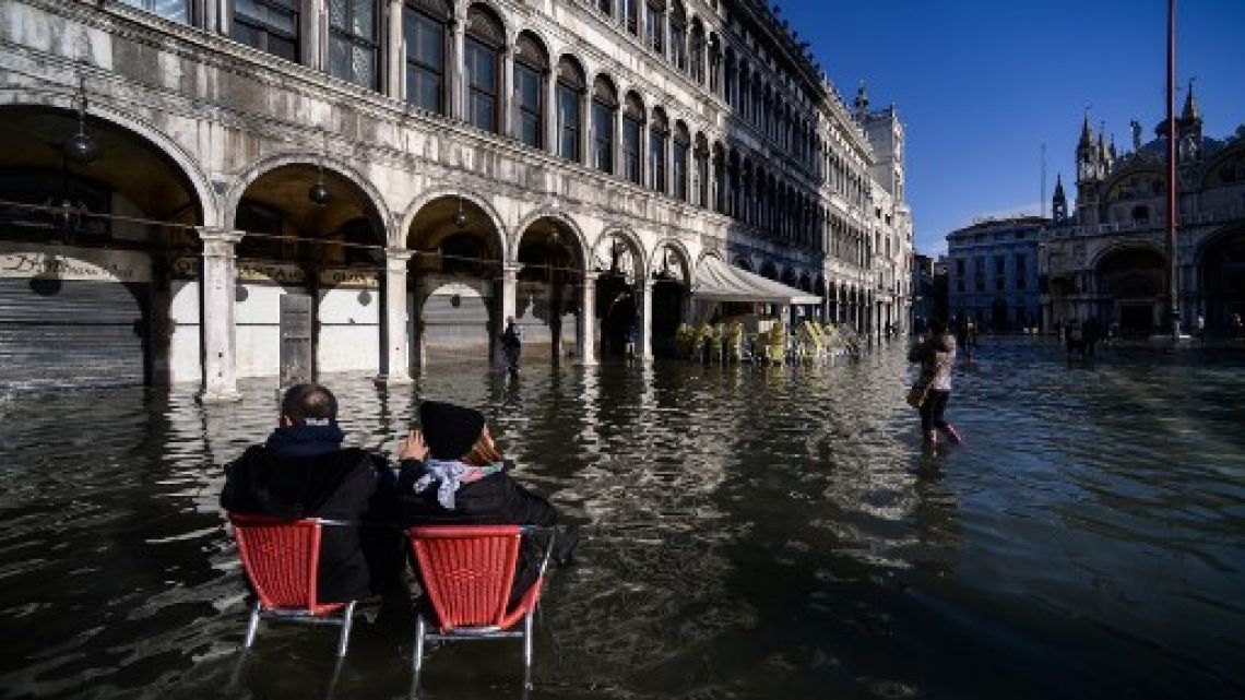 18 fotos de la mayor inundación de Venecia en los últimos 53 años