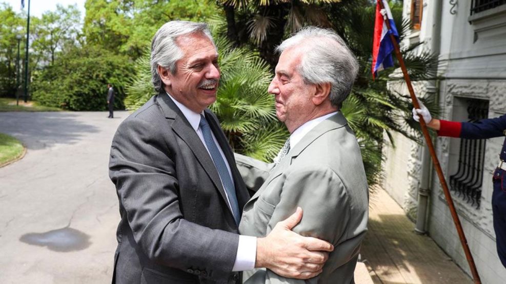 Alberto Fernández con Tabaré Vázquez