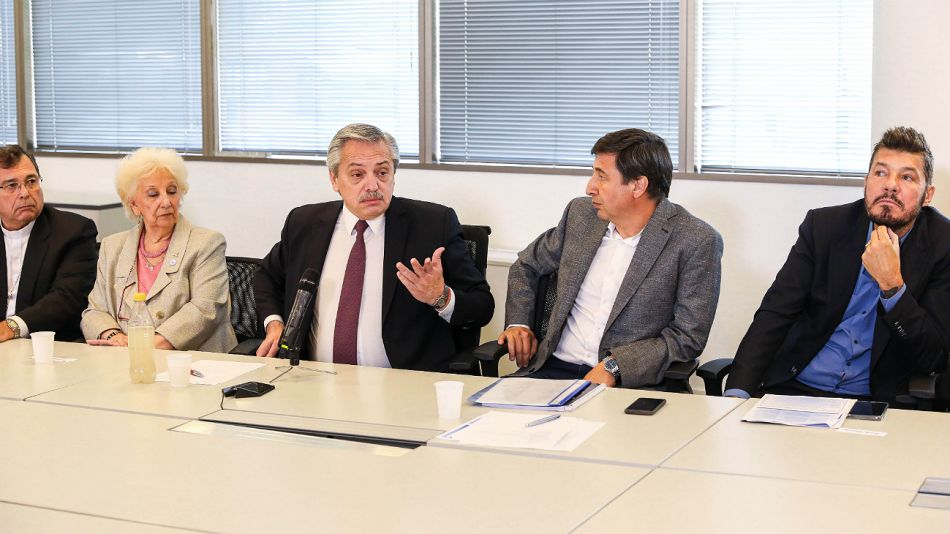 Alberto Fernández, junto a Marcelo Tinelli y Estela de Carlotto en el Consejo Federal Argentina contra el Hambre.