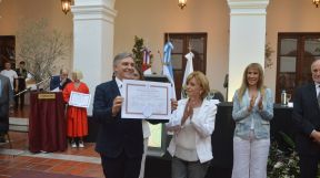 17_11_2019_Cedoc_Perfil_Llaryora