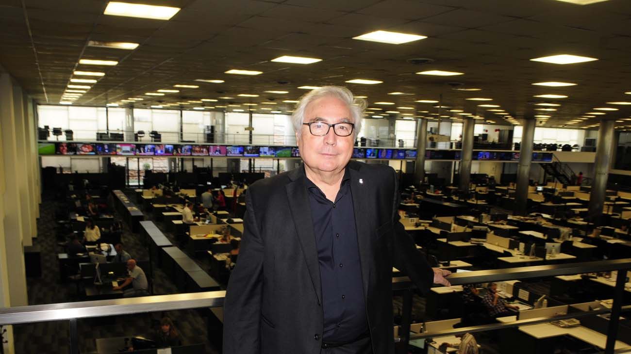 Manuel Castells, en la entrevista con Jorge Fontevecchia.