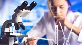 20191710_microscopio_ciencia_shutterstock_g.jpg