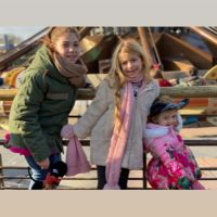 El álbum de fotos del viaje a Disneyland París de Eva Anderson y su familia