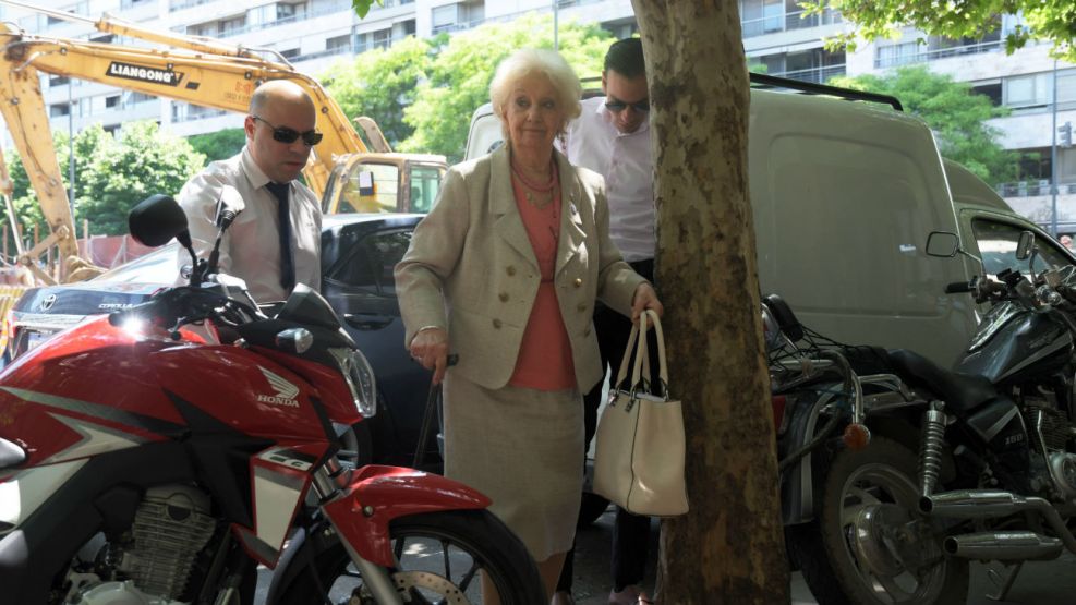 Estela de Carlotto al ingresar a la reunión con Alberto Fernández.