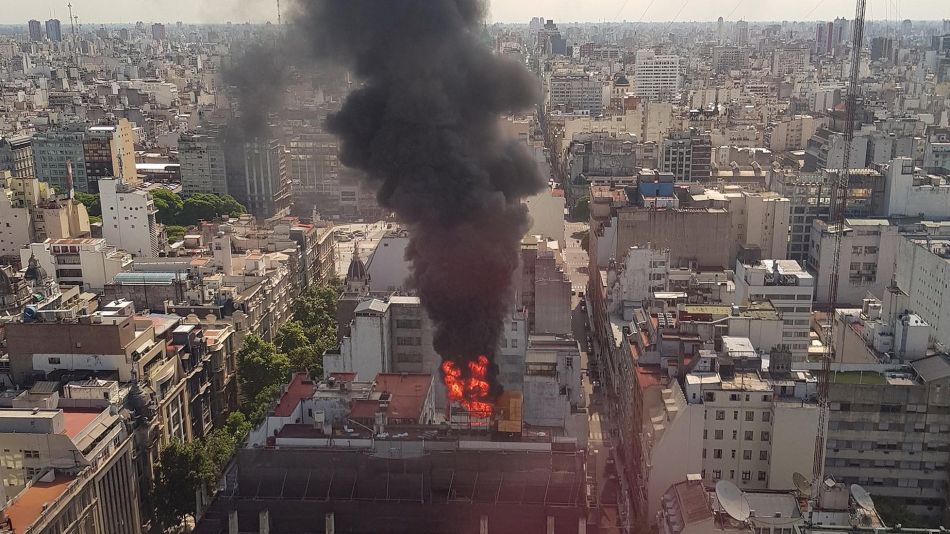 Incendio en Rivadavia y Piedras 20191119