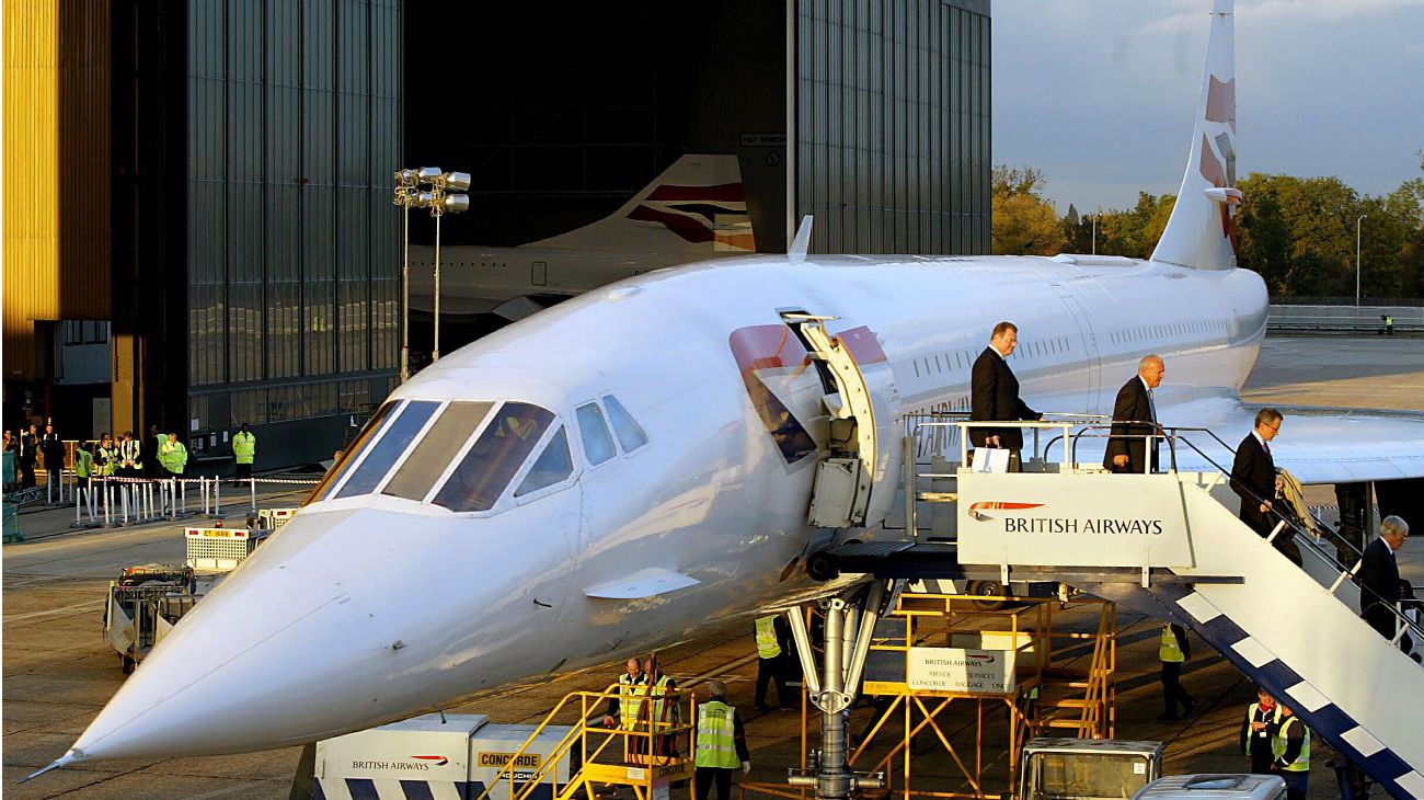 El 22 de noviembre de 1977 realizó su priemr vuelo transatlántico