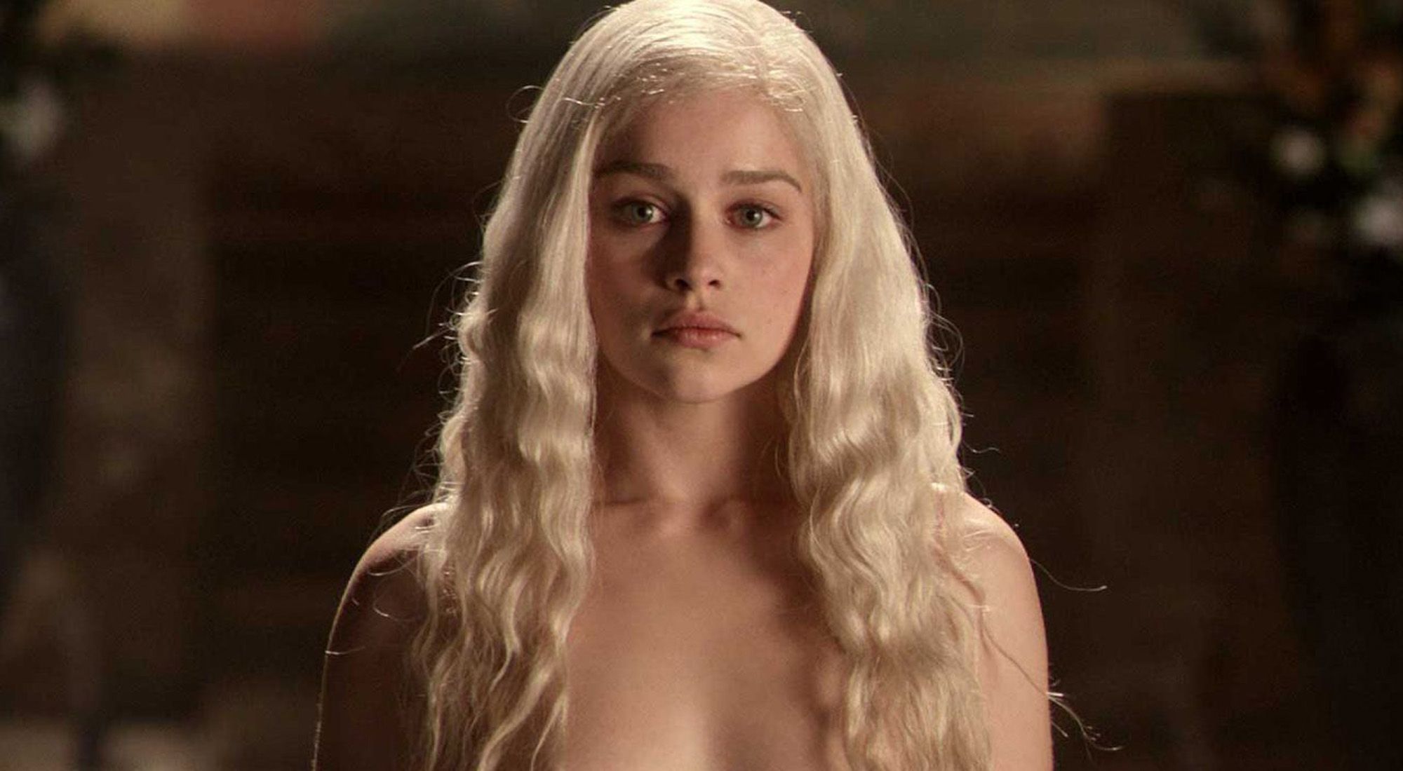 Emilia Clarke reveló que sufrió presiones para desnudarse en GOT.
