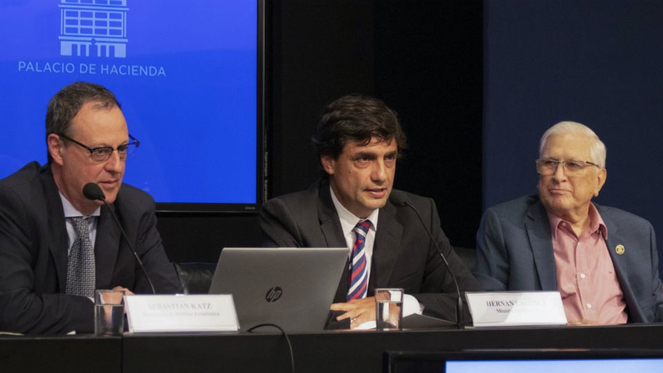 Lacunza, junto a Todesca y Katz