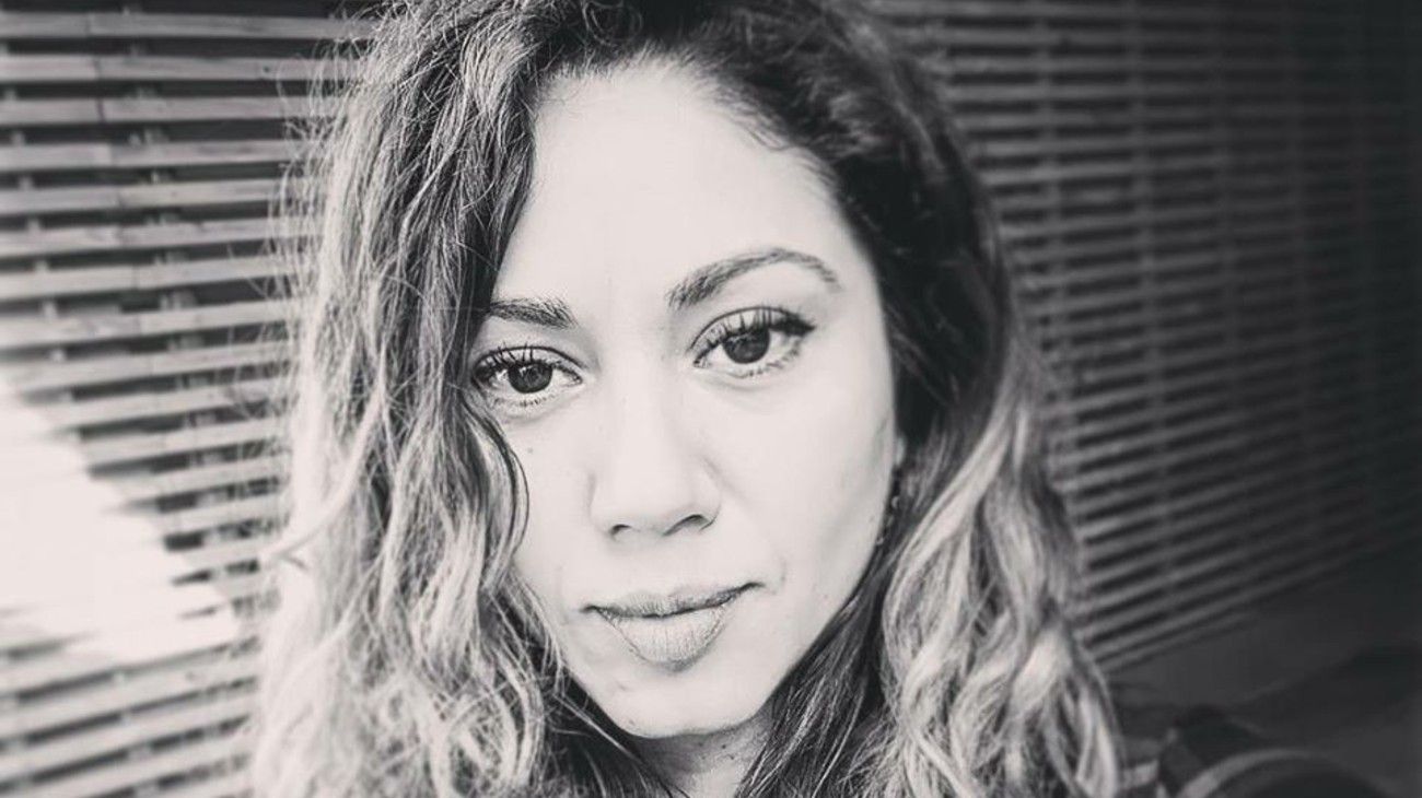 Investigan la muerte de una mujer en su departamento de Santiago de Chile