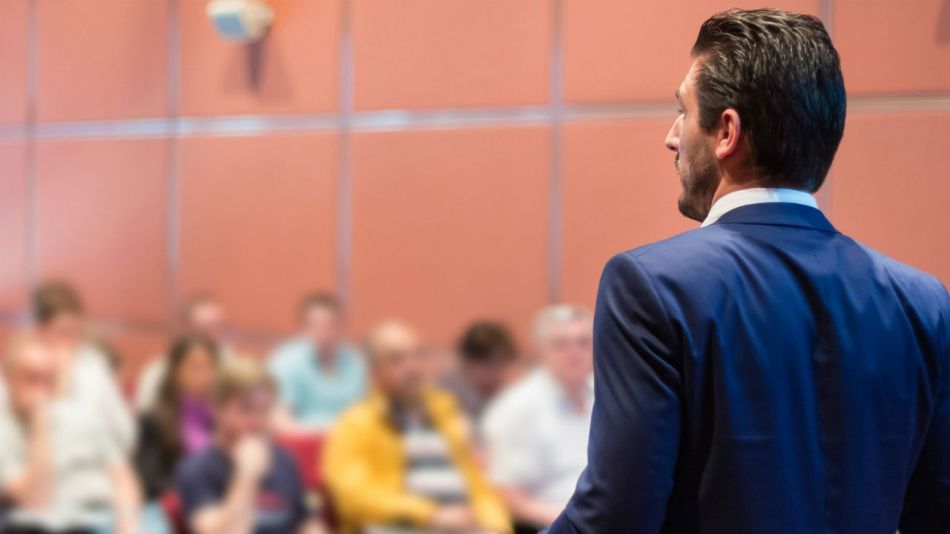 Cómo ser un buen orador para ganar en los negocios