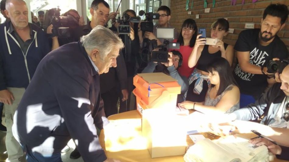 mujica votacion 11212019