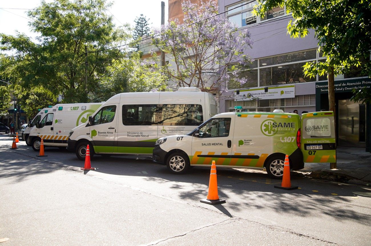 Las ambulancias de complejidad media cuentan con camilla, silla de ruedas, desfibrilador, panel de oxígeno, materiales de extricación, medicación general y para reanimación cardiovascular avanzada, entre otras cosas.