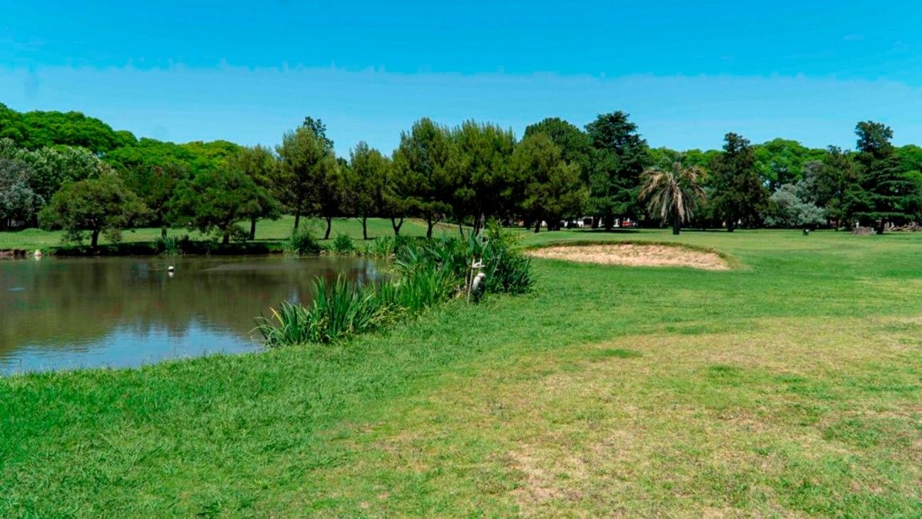 Cientos de familias se acercaron el sábado a la gran fiesta que el Municipio organizó con todos los vecinos para celebrar la apertura del Parque Público del Golf de Villa Adelina, un espacio verde único para disfrutar de la naturaleza.