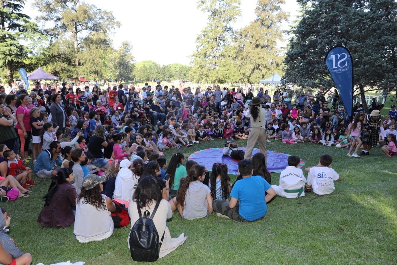 Es un espacio verde único de 22 hectáreas, en Fondo de la Legua y Panamericana. El predio que pertenecía a la armada será administrado por el Municipio. Cientos de familias se acercaron a la fiesta de apertura que se organizó para todos los vecinos.