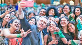 20191130_fernanez_alberto_selfie_cedoc_g.jpg