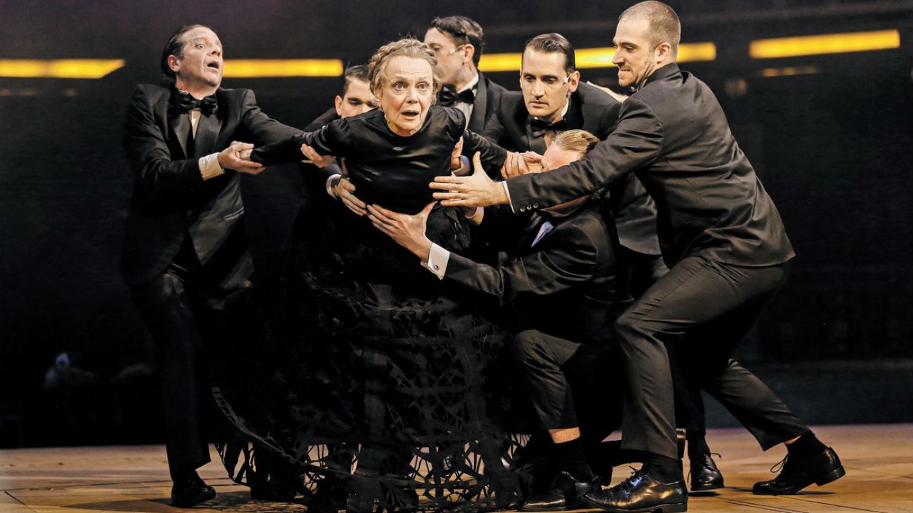 LA SUEGRA. Marilú Marini y Erica Rivas en Los sonámbulos. La actriz reestrenó Sagrado bosques de monstruos en la sala María Guerrero del Teatro Cervantes. “La sala dice y habla”, subraya.  