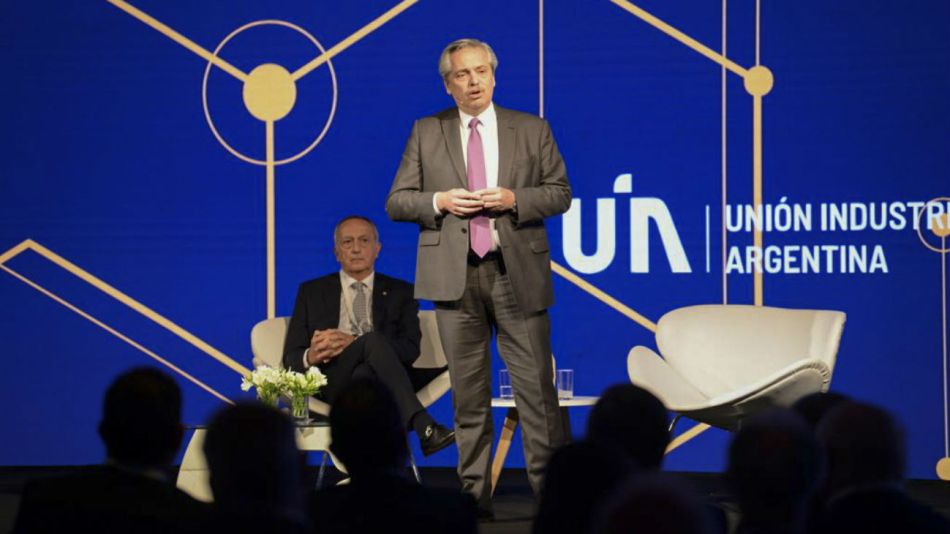 El presidente electo, Alberto Fernández, al hablar en la conferencia anual de la UIA.