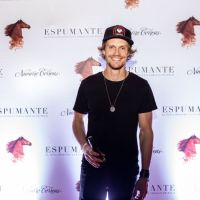 Rodeado de celebrities, Navarro Correas presentó "Espumante, el excéntrico caballo de polo"