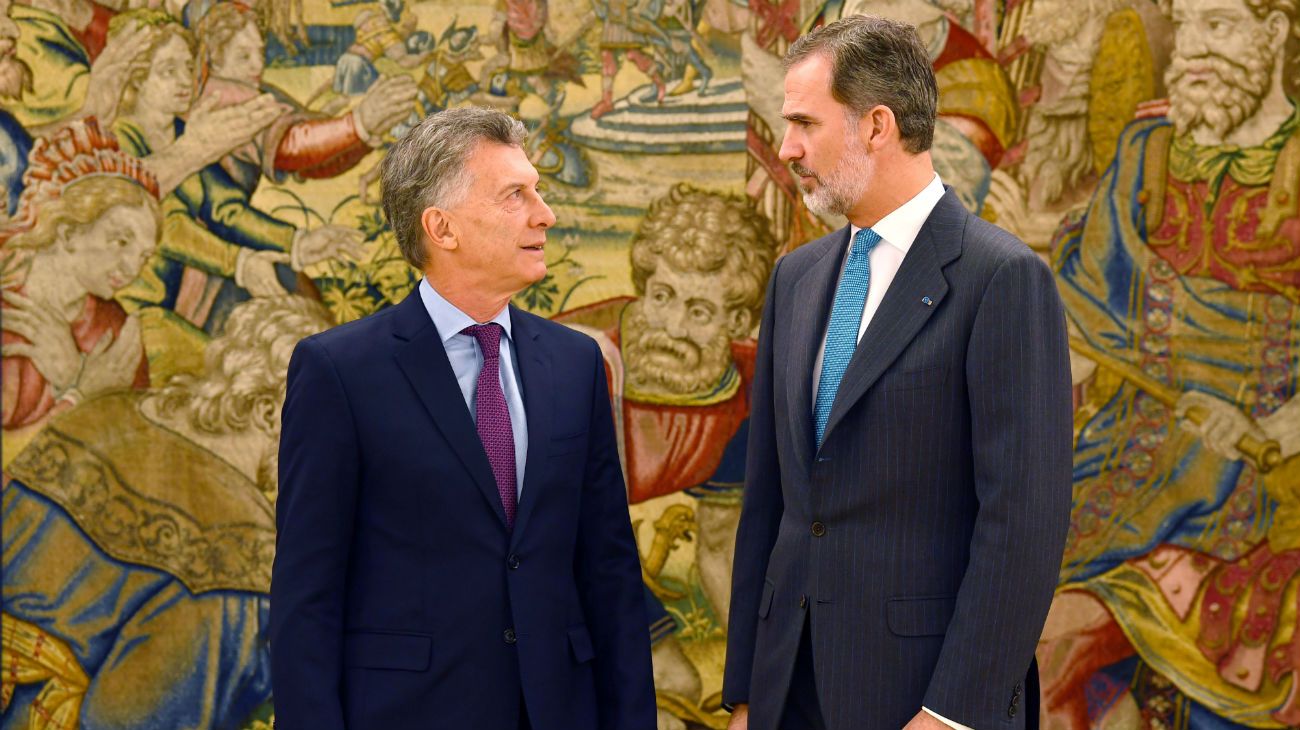 Macri fue recibido en el Palacio de la Zarzuela por el Rey Felipe VI de España.