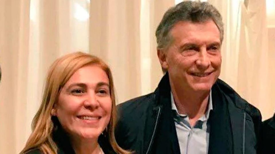 Beatriz Avila, junto al presidente Mauricio Macri en una foto de la campaña electoral oficialista.