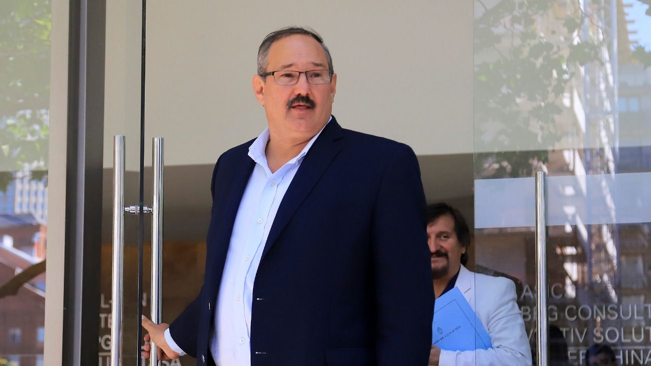 Sergio Leavy, diputado nacional por Salta, saliendo de la oficina de Alberto Fernández en Puerto Madero.