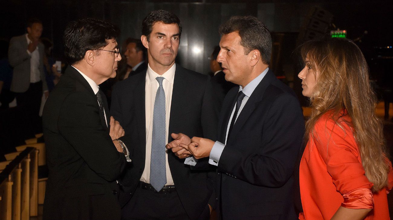 Jorge Fontevecchia, Juan Manuel Urtubey, Sergio Massa y Malena Galmarini.