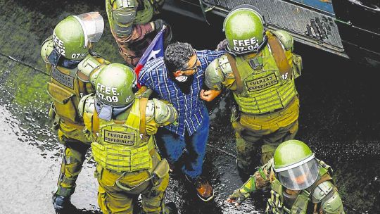Calles. Chile es uno de los tantos síntomas preocupantes de que las cosas en la región no solo están mal, sino que van para peor.