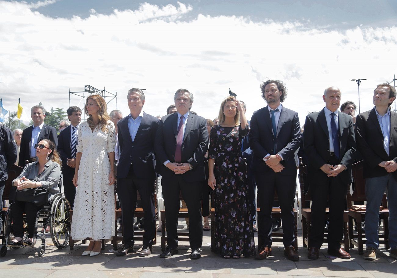 La Iglesia logró juntar a Alberto Fernández, Mauricio Macri y otros dirigentes en la basílica de Luján. 