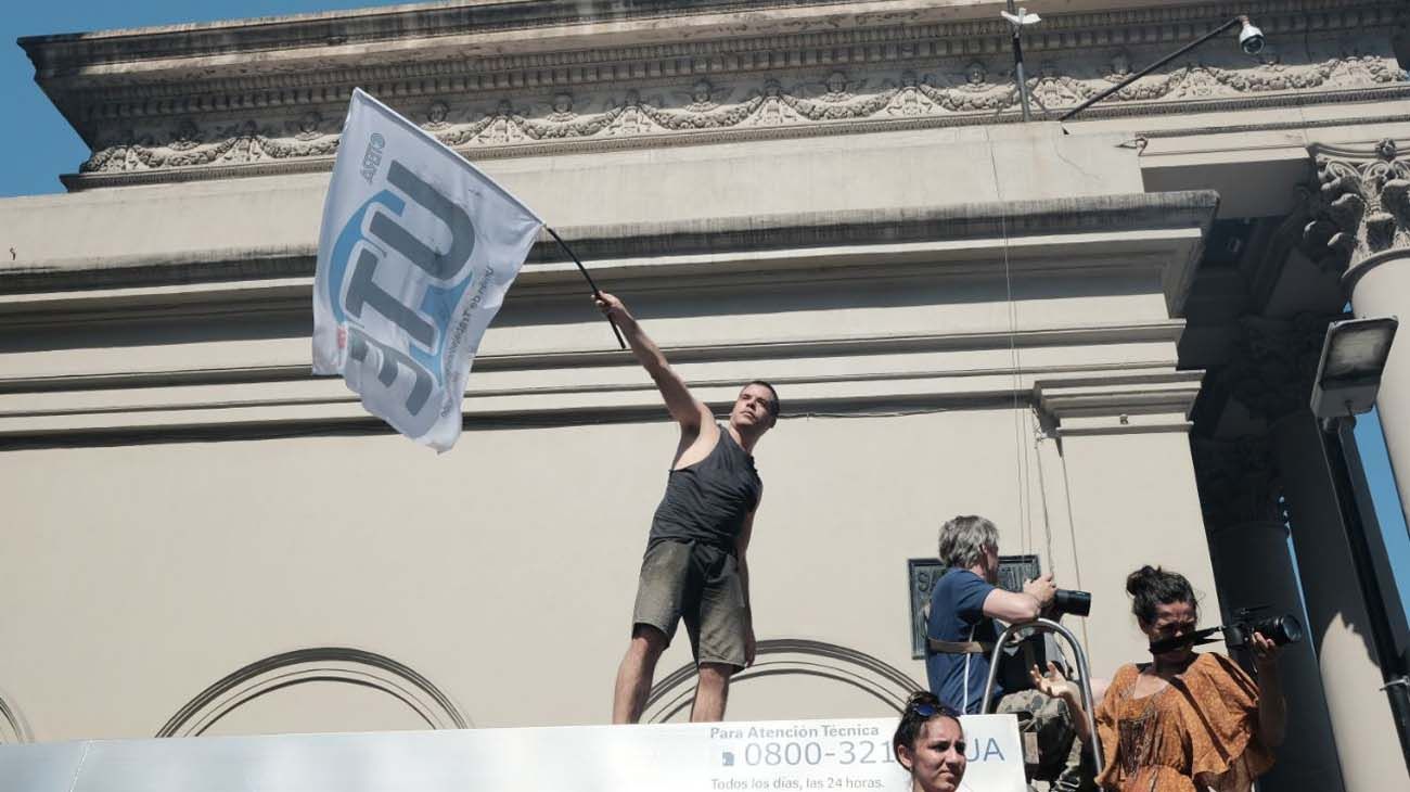 Festejo Plaza de Mayo Asuncion Alberto Fernandez