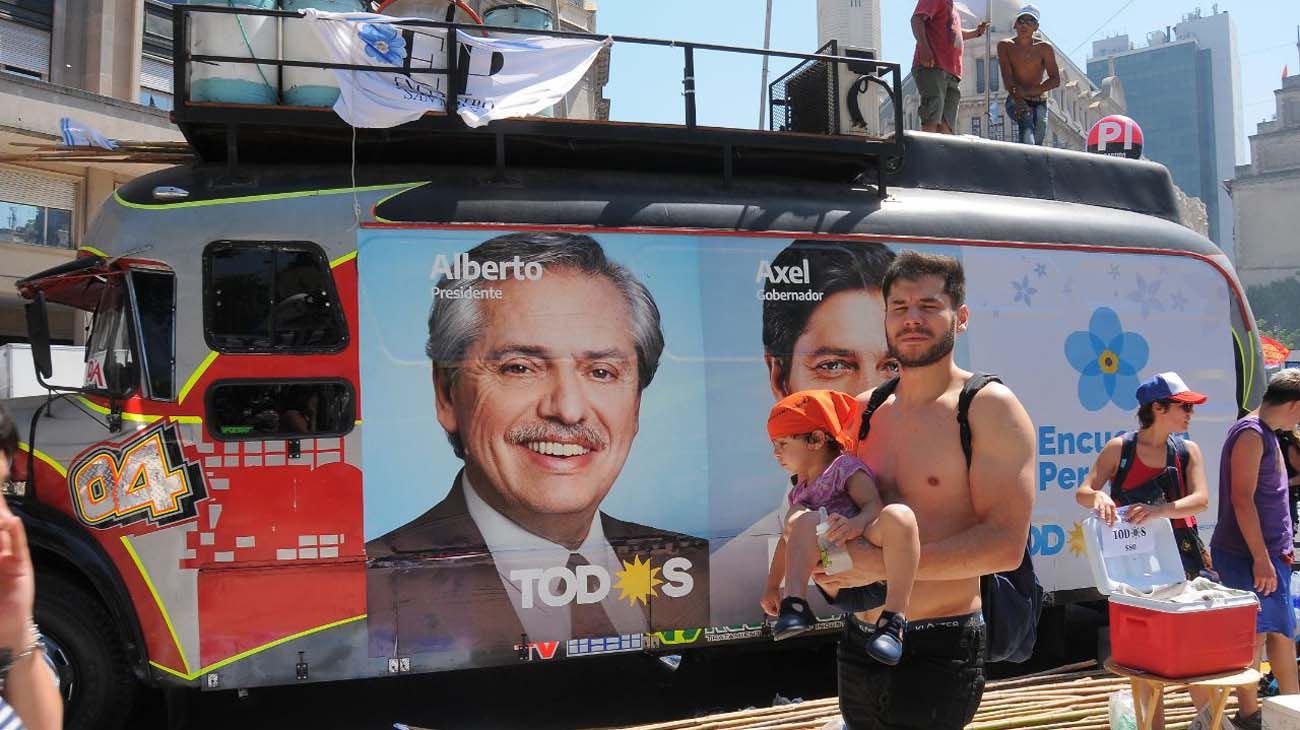 Festejo Plaza de Mayo Asuncion Alberto Fernandez