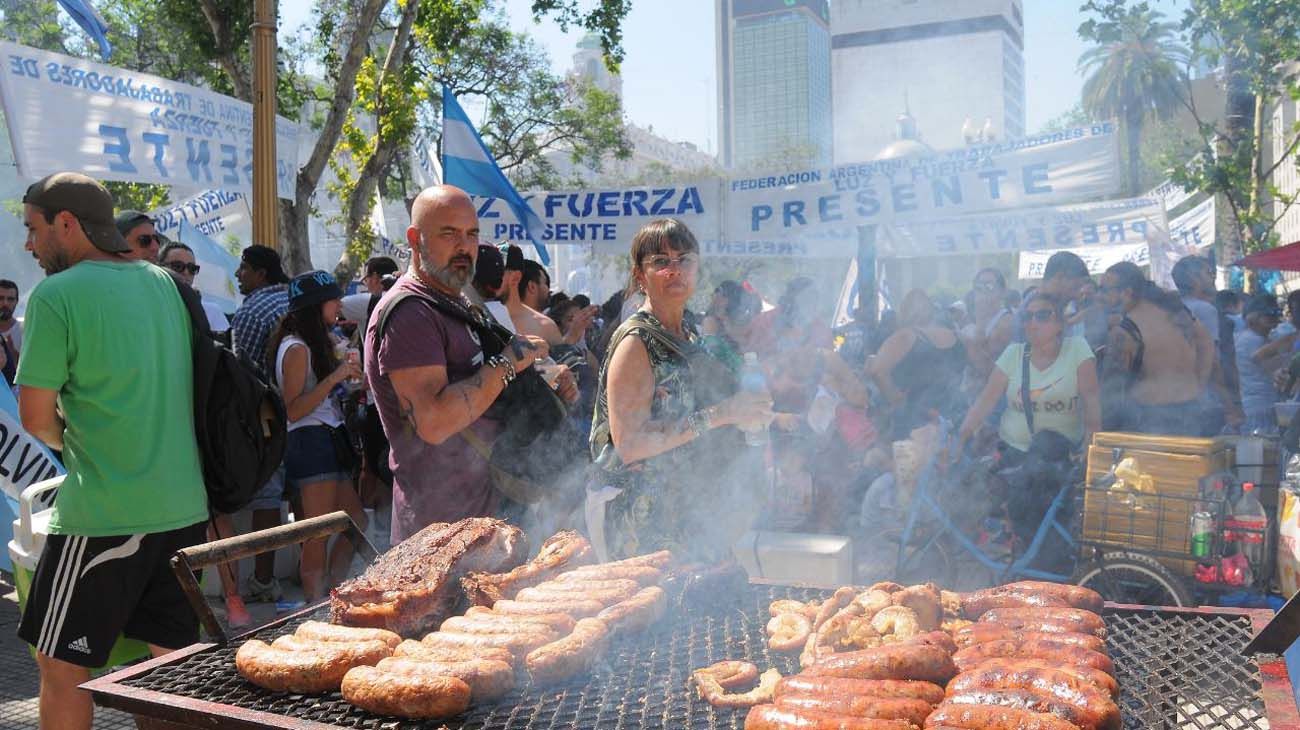 Festejo Plaza de Mayo Asuncion Alberto Fernandez