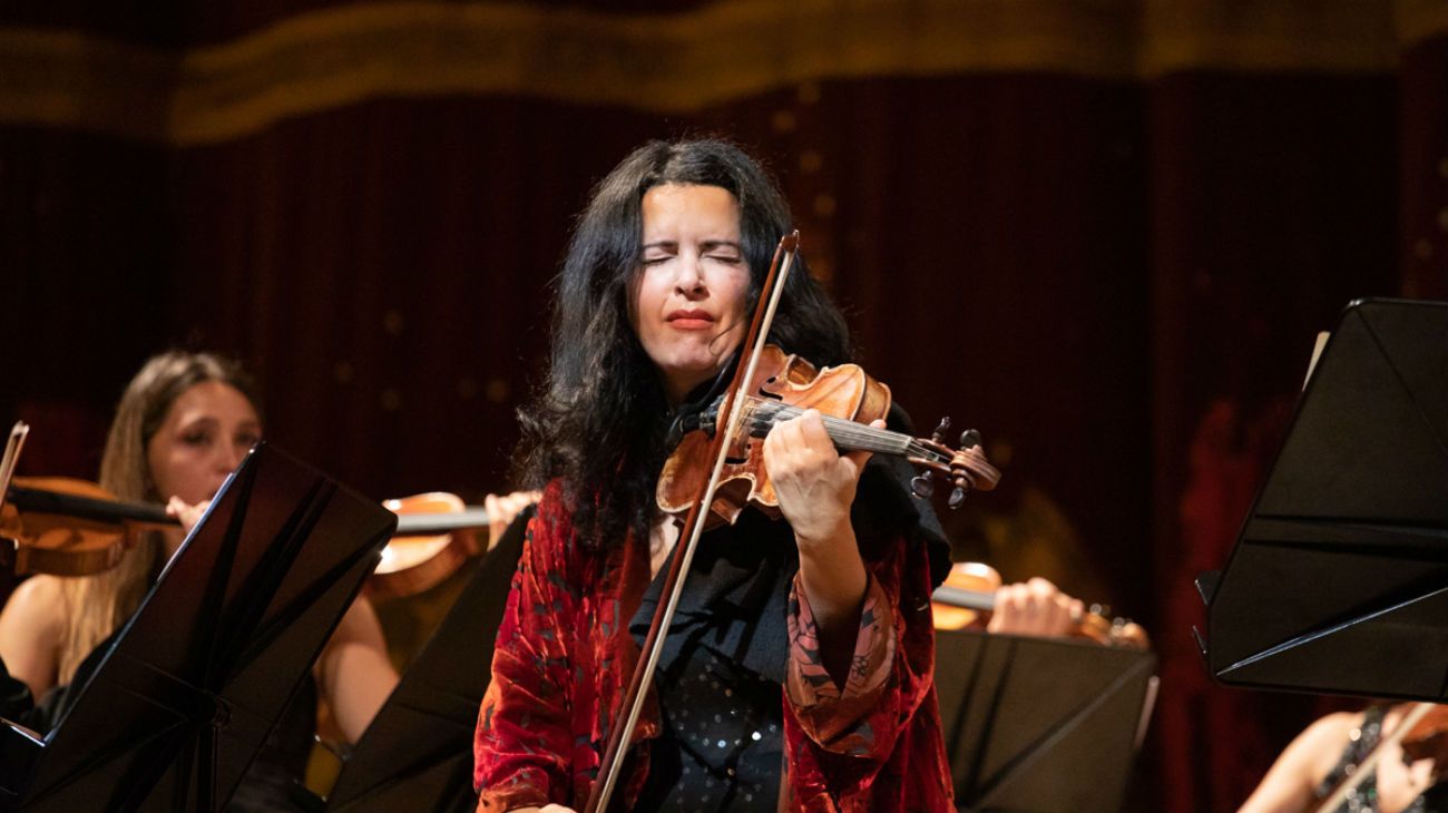 Priya Mitchell, violín solista británica.