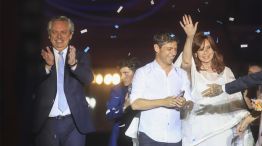 Alberto Fernández, Cristina Fernández de Kirchner y Axel Kicillof en Plaza de Mayo
