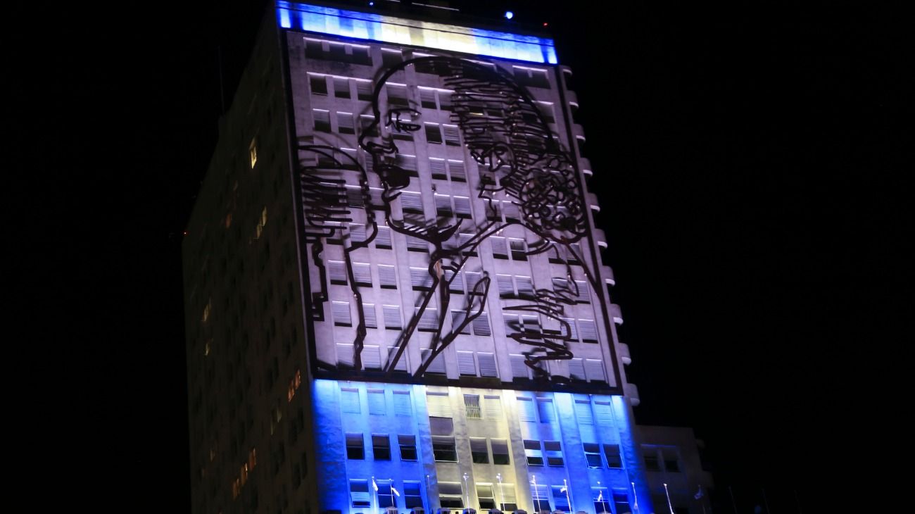 Volvieron a encender la imagen de Evita en el Ministerio de Desarrollo Social.