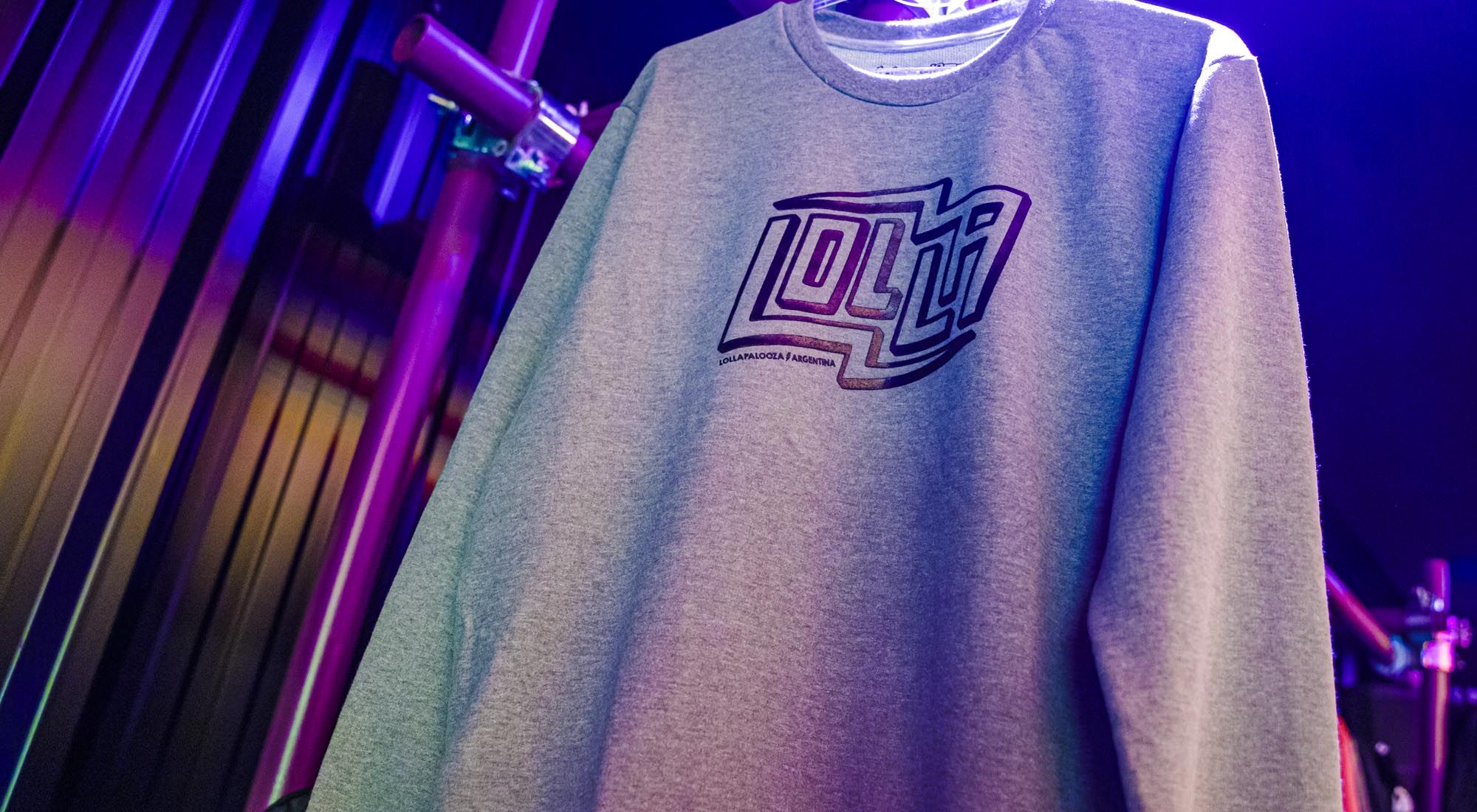 Lollapalooza Argentina presentó el primer Pop Up Store en DOT Baires Shopping.