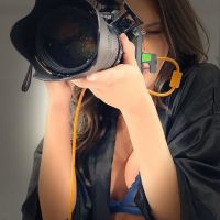 Jujuy Jiménez incendió las redes sociales jugando a ser fotógrafa en ropa interior