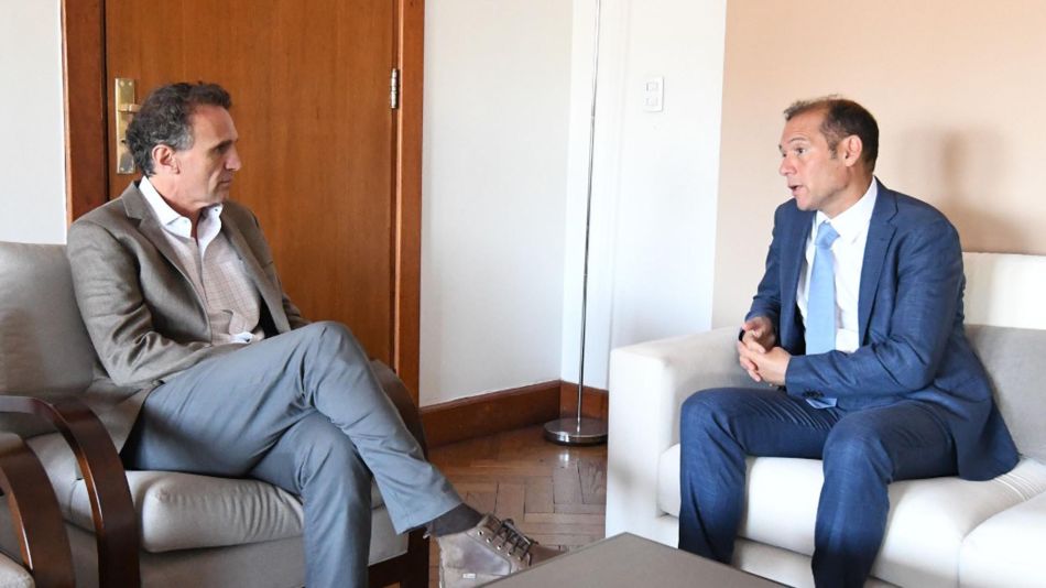 Omar Gutierrez, gobernador de Neuquén con ministros 20191213