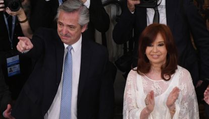 Alberto Fernández y Cristina Fernández durante la asunción presidencial.