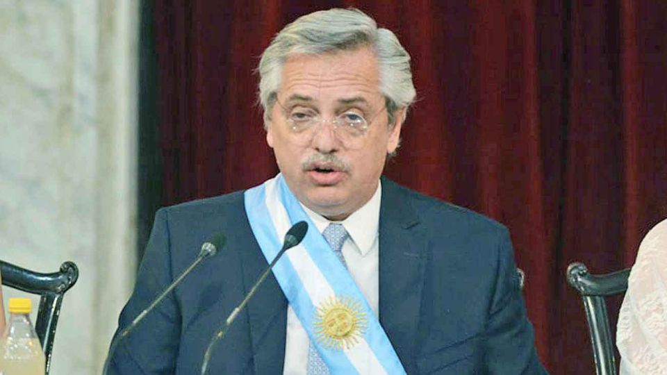 Asunción. En el discurso inaugural de Fernández en el Congreso, el héroe fue el radical Raúl Alfonsín.