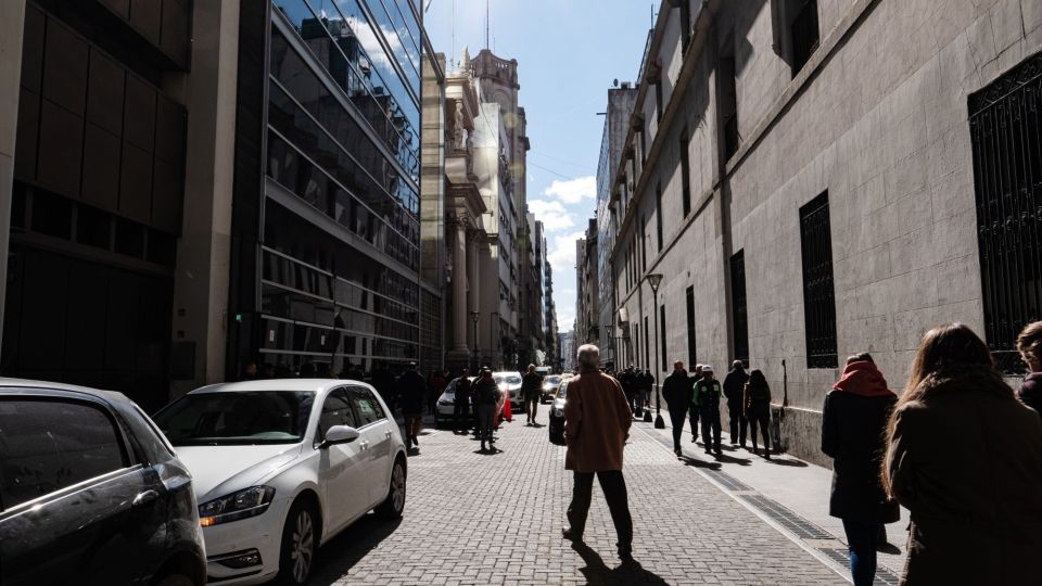 Fears of Argentina Default Loom Large as Traders Dump Everything